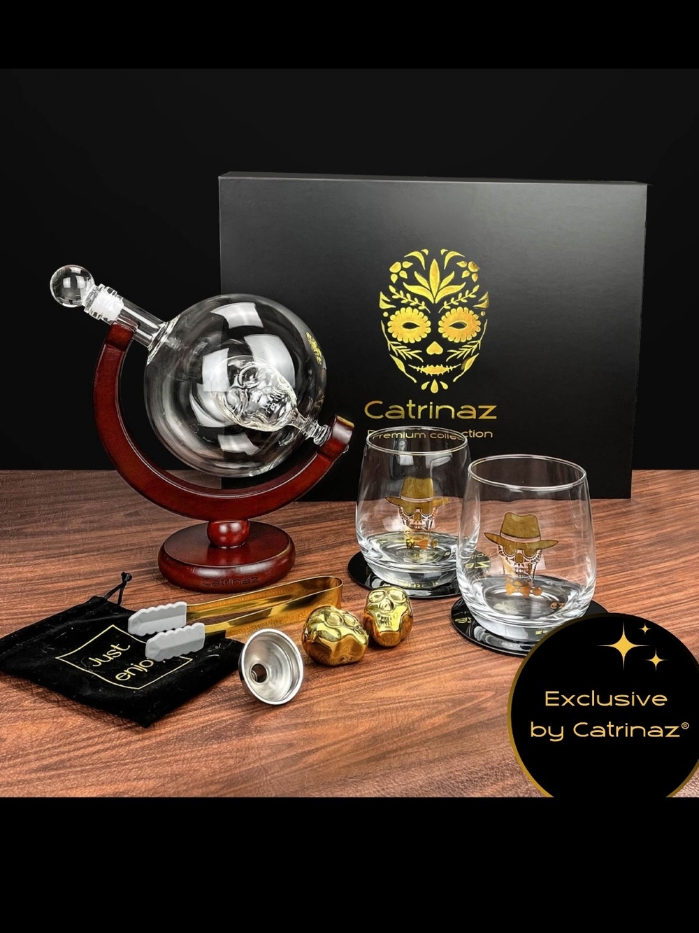 Catrinaz® Luxury Decanter Set – Skull design – 0.9 L – Incl. 2 Golden Whiskey St